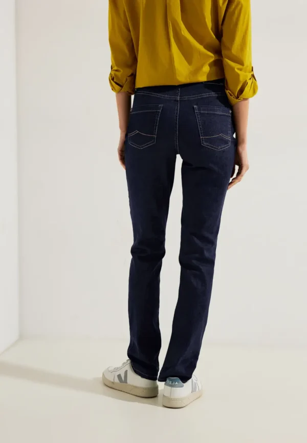 28" Toronto Denims Rinced Wash Cecil - Image 2