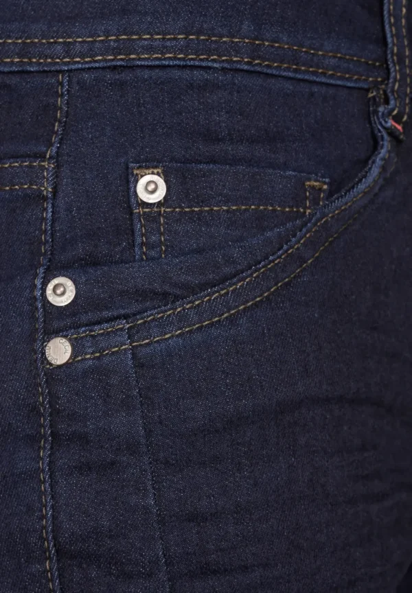 28" Toronto Denims Rinced Wash Cecil - Image 4