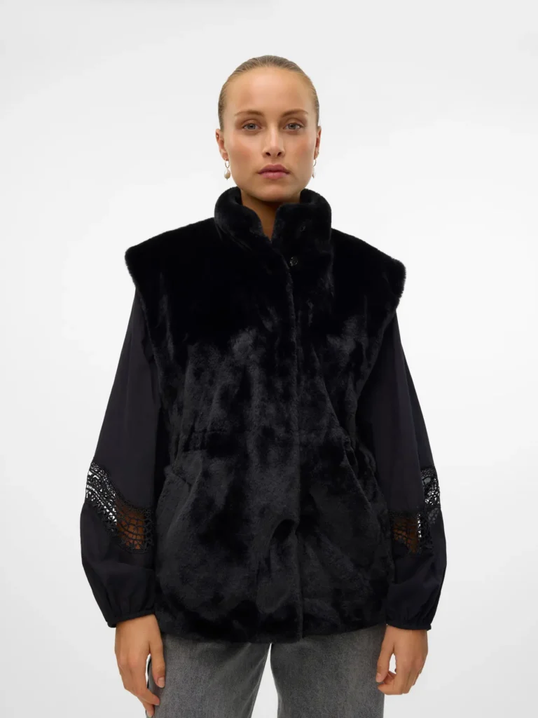 VMSonjaPoppy Faux Fur Waistcoat Black Vero Moda